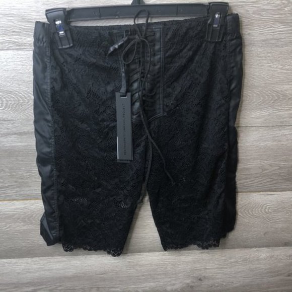 Unravel Project Size 27 Lace Layered Cycling Short - Picture 5 of 10